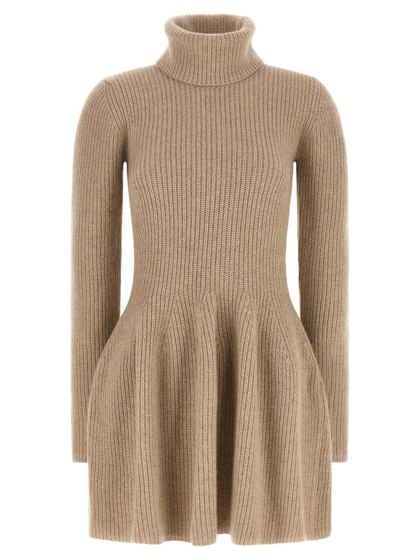 17 Abiti Beige