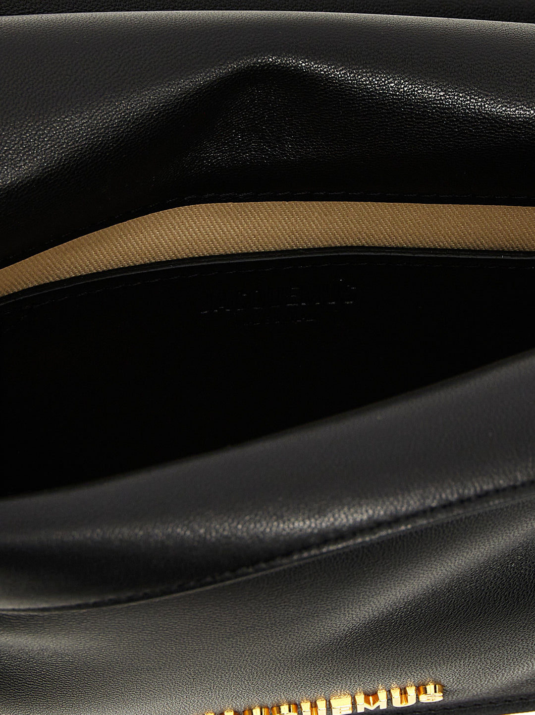 Jacquemus La Petite Pochette Rond Carré Clutch - Nero | a30b2f3ba20eeaf69470411e5918145f43d76dba