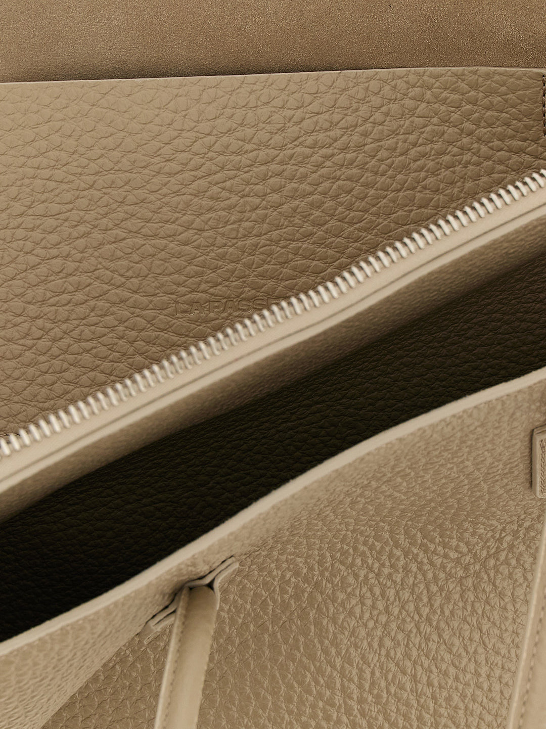 The Attico La Passeggiata Medium Borse a Spalla e Tracolla - Beige | c9ee1521bb55c53ace9812962bc83e6db1f2d046