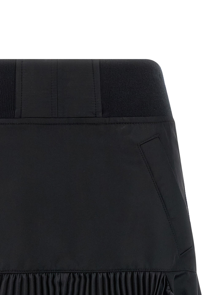 Sacai Pleated Insert Skirt Gonne - Nero | fee677c474eec10cdf01cacb5e9b92c05582e66b