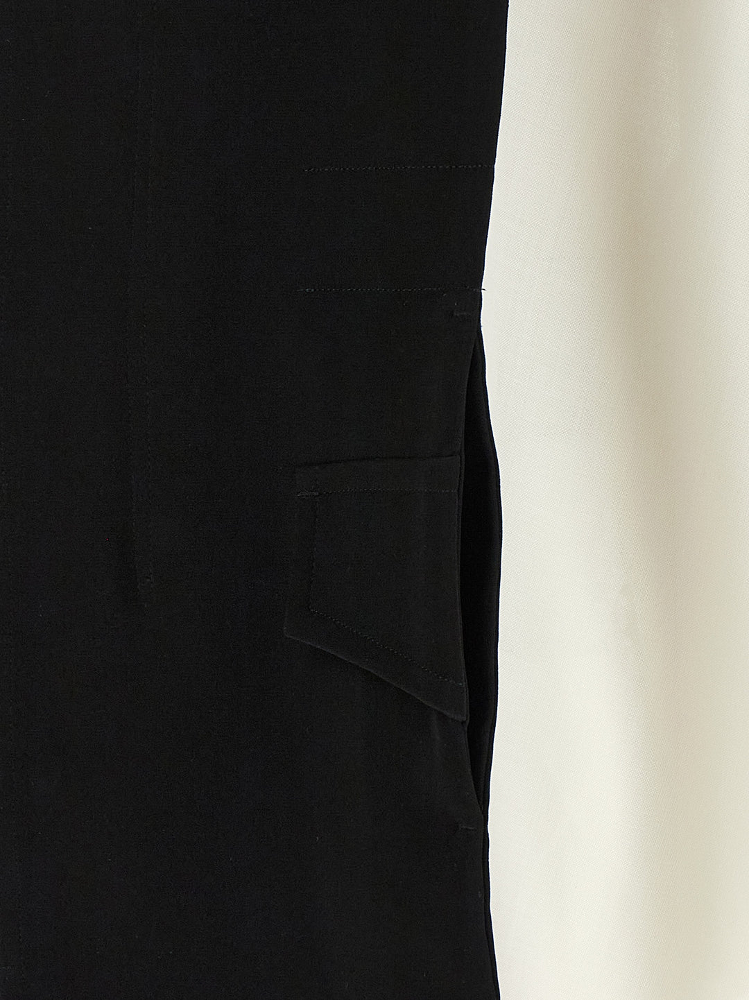 Sacai Hybrid Shirt With Front Panel Model. Camicie - Bianco/Nero | 289e7b1cfdad69746154a376b93a47c69ed563f6