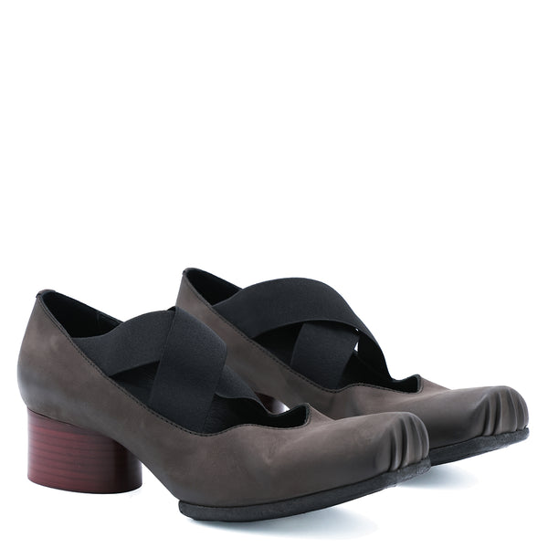 With Heel Brown / Red