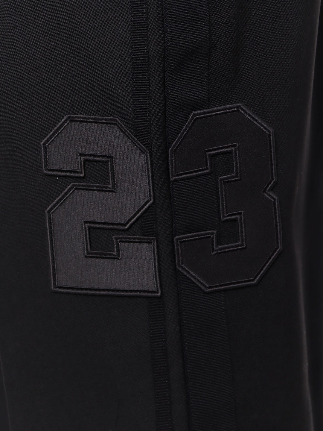 Off White  - Blacks and greys | 6be921bf5e4700afb9fab386b3725efc1b636d7c