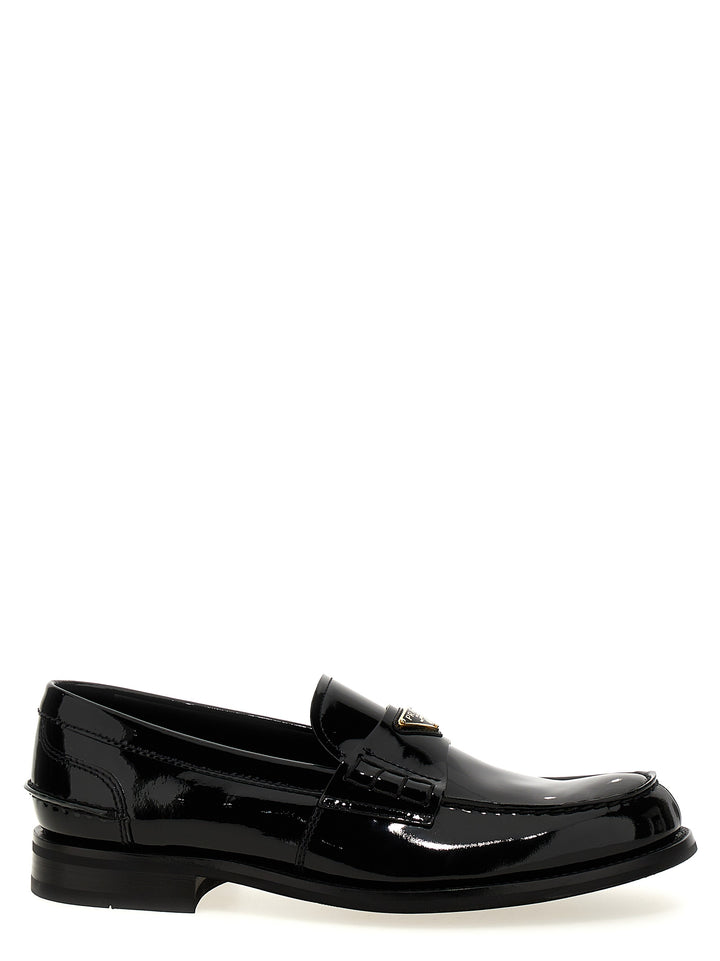 Prada Logo Patent Leather Loafer Mocassini - Nero | 2231777fea2089e4a6cf688b202121f894a2c6ef