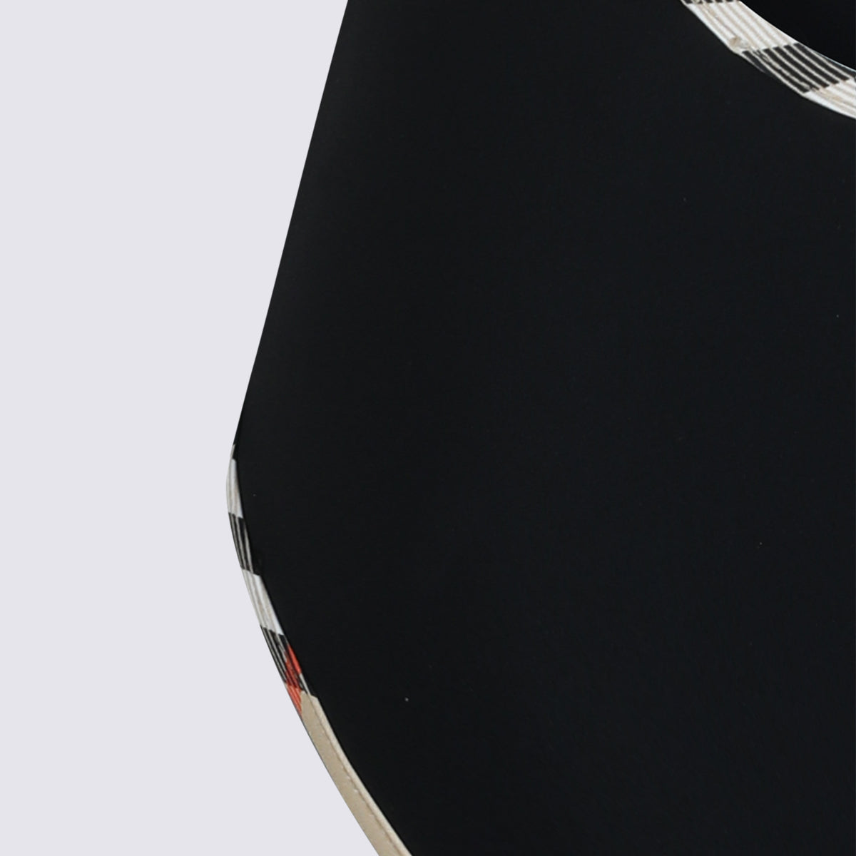 Burberry Sea clothing - Blacks and greys | 4cd42d0e91209b02ffdcb16bcdd4170be34f68d2