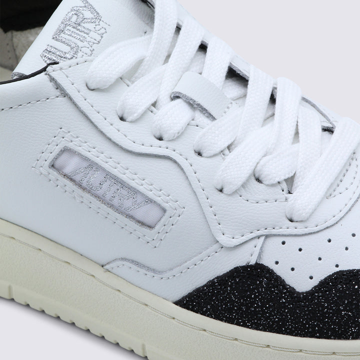 Autry Sneakers - SOFLEA/SPK WHT/BLK | 085aa44f3f1789a37a0bd0d99a93f8cba731f0f3