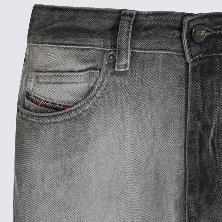 Diesel Jeans - Neri e Grigi | c4f0a0f59193d7f2d914a8cea2e8cb023b5e2aac