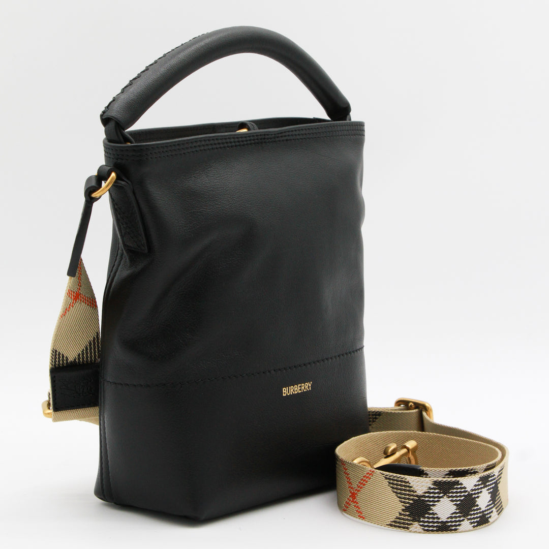 Burberry Bags - Nero | d74deb8bc3ac1722ce92409dcb4238c119e4988f
