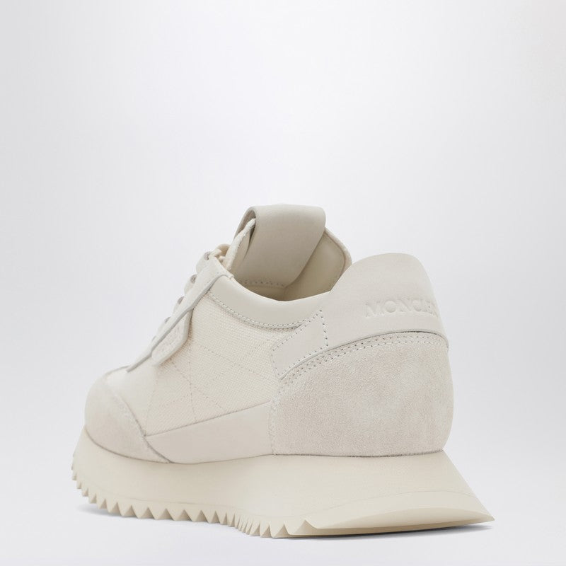 Moncler Scarpe - Beige | 7eb2c8a5c02f7e8cc3be5bb26b2e94e04f9658db