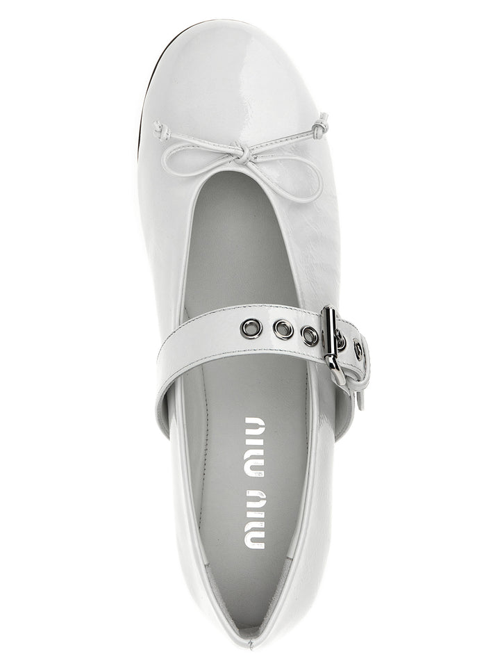 Miu Miu Buckle And Bow Ballet Flats Flat shoes - Bianco | c22cc94c10e59844ccb7328889b5af52b87b5d5e