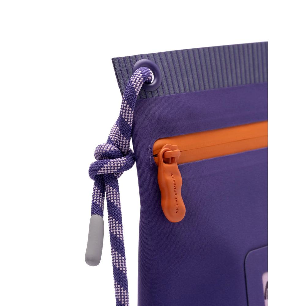 Moncler Bum Bags - Viola | b115fafb2fbf9ed56d3ffe9037f135b6af2132a3