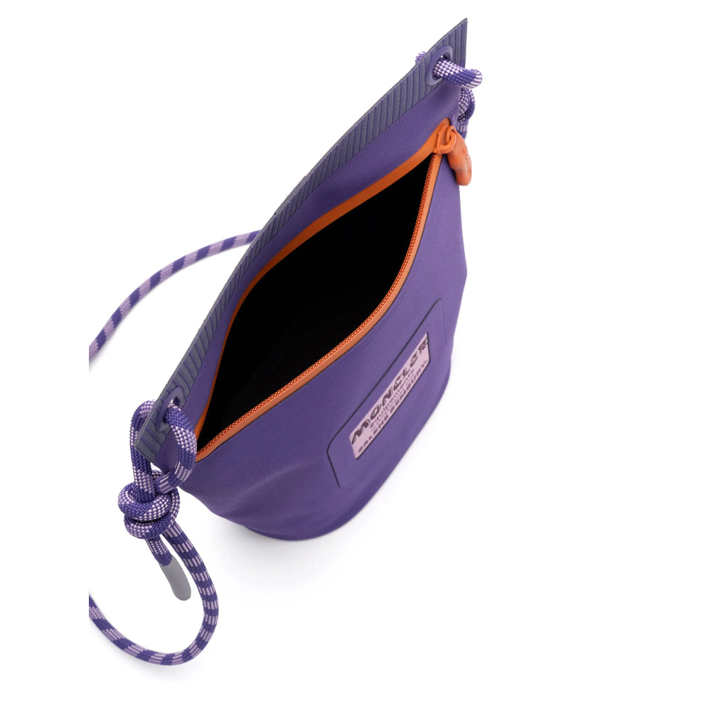 Moncler Bum Bags - Viola | 98bd3e267be646add70b68c504f596ae3b542afa