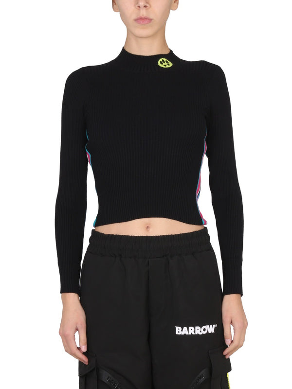 Top Con Logo Y Franjas De Colores