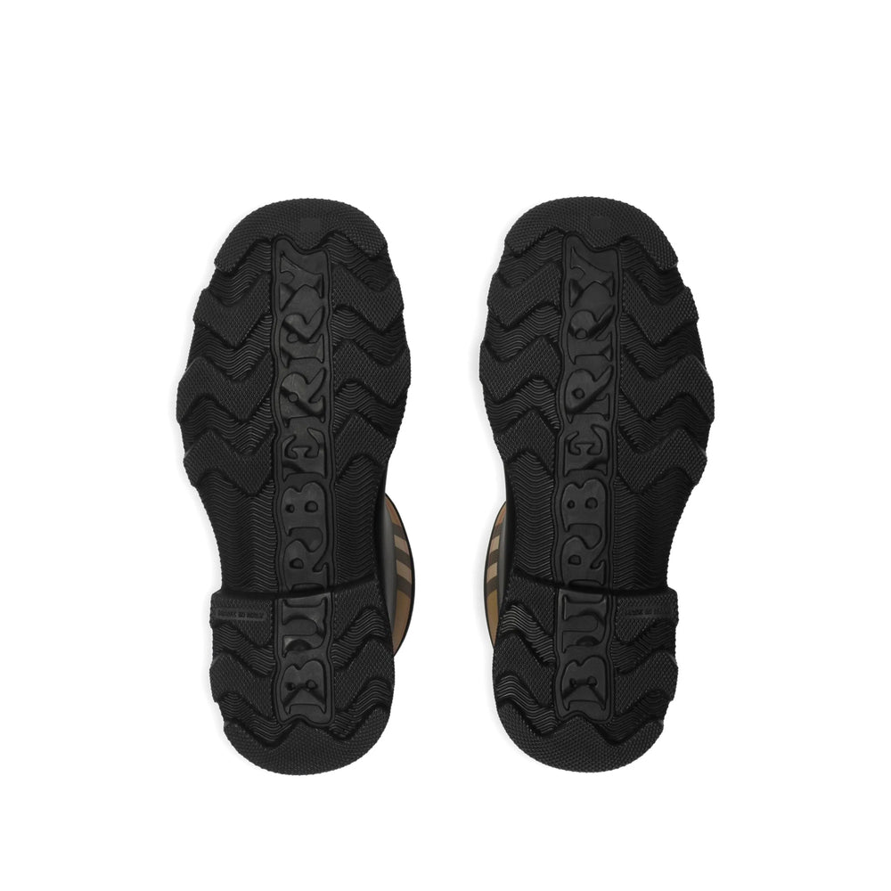 Burberry Scarpe - Nero, Neutro | d93224be782146b69d67b7f19442fd58f0e2bdb2