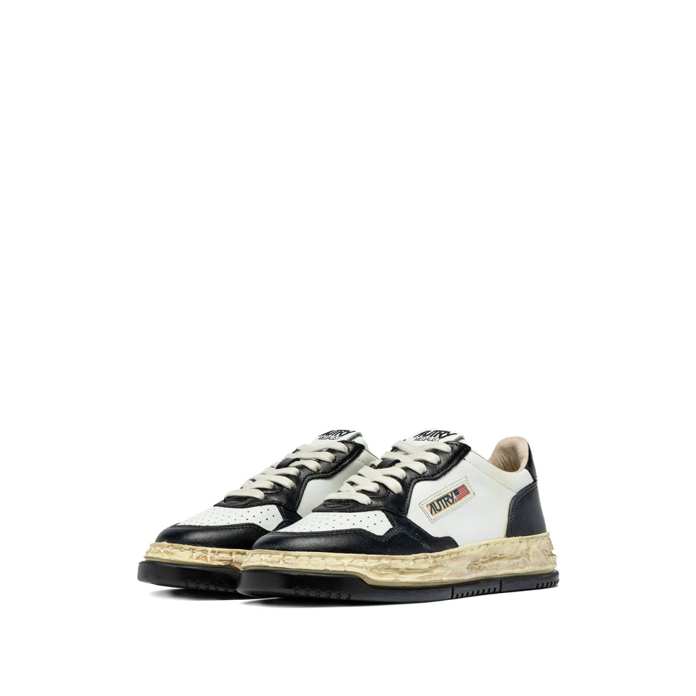 Maison Mihara X Autry Sneakers - Bianco, Nero | f71e63aebf01744efd31193effb5e7241ca53fdb