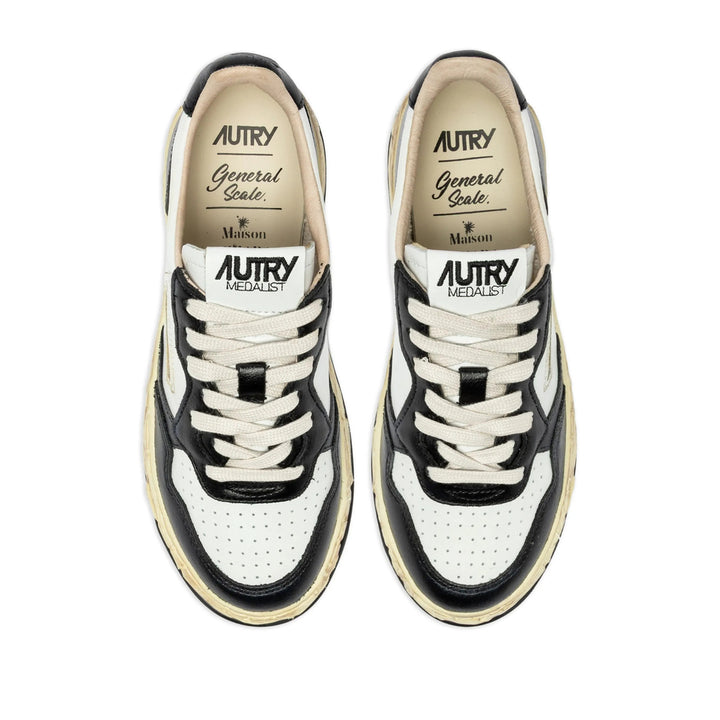Maison Mihara X Autry Sneakers - Bianco, Nero | a948ea4d2699b466ebe038f72a7b4431d123fbb8