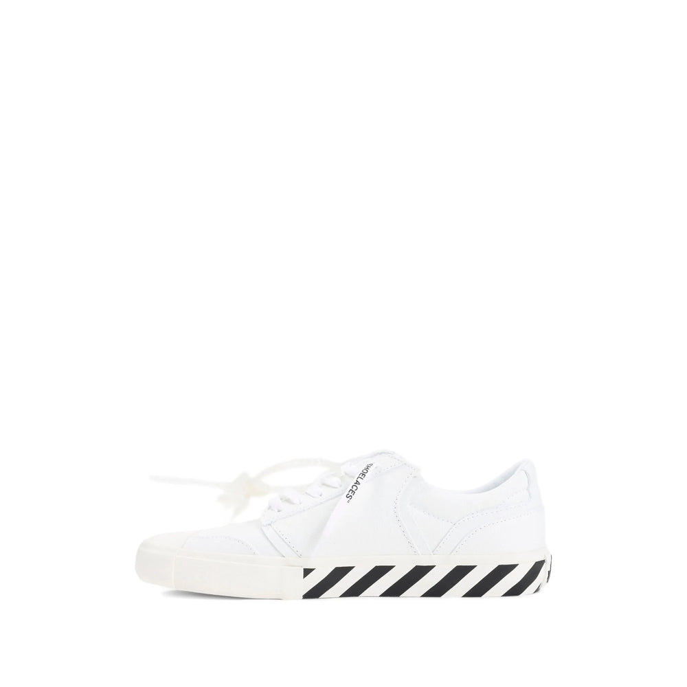 Off-White Sneakers - Bianco, Nero | 820a43ad0d45af9594ace53da73d0cdafe41fcb1