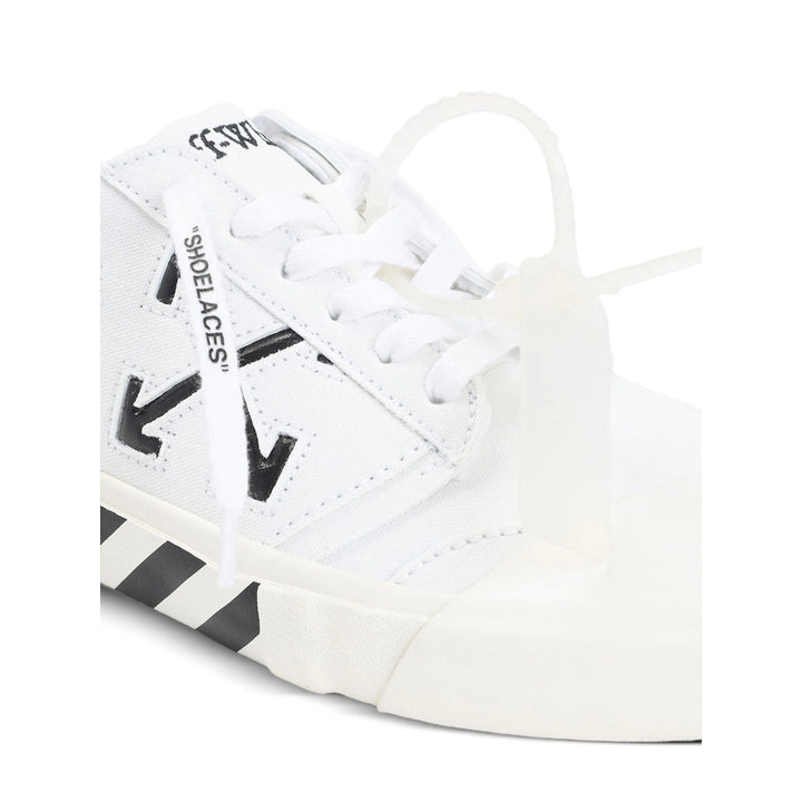 Off-White Sneakers - Bianco, Nero | 5c493e8a3bdfe1b3c35de4a840d501c766c8c4ab