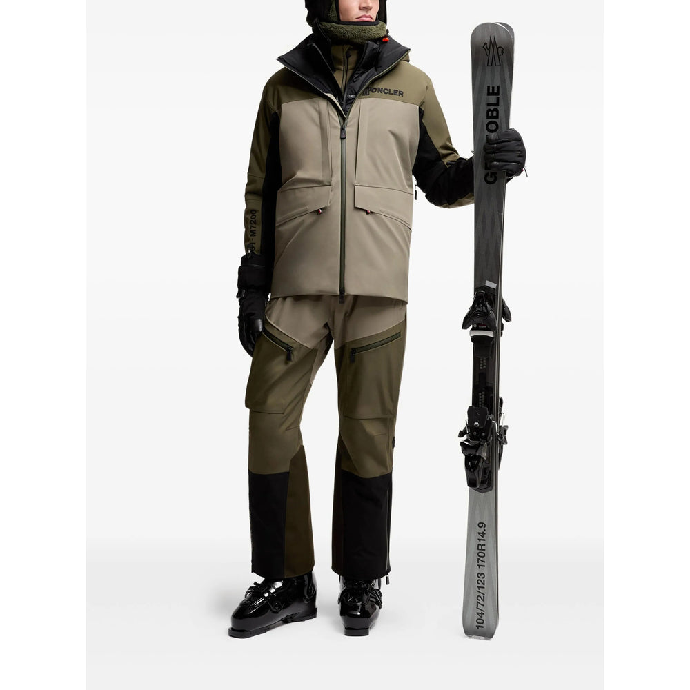 Moncler Grenoble Outerwears - Verde | b620559c066fde4c5f9b3aaca24da876e8756f8f