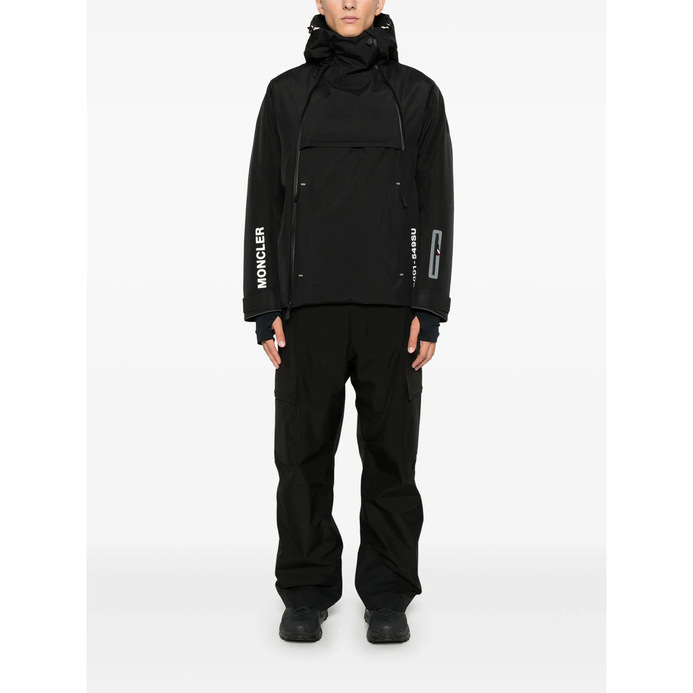 Moncler Grenoble Outerwears - Nero | 5b90e4ce1bc4ed2be1f003383266843c925781d8