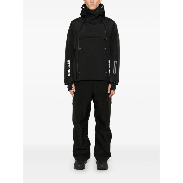 Moncler Grenoble Outerwears - Nero | 5b90e4ce1bc4ed2be1f003383266843c925781d8