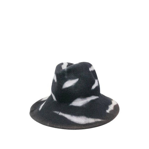 Caps Black