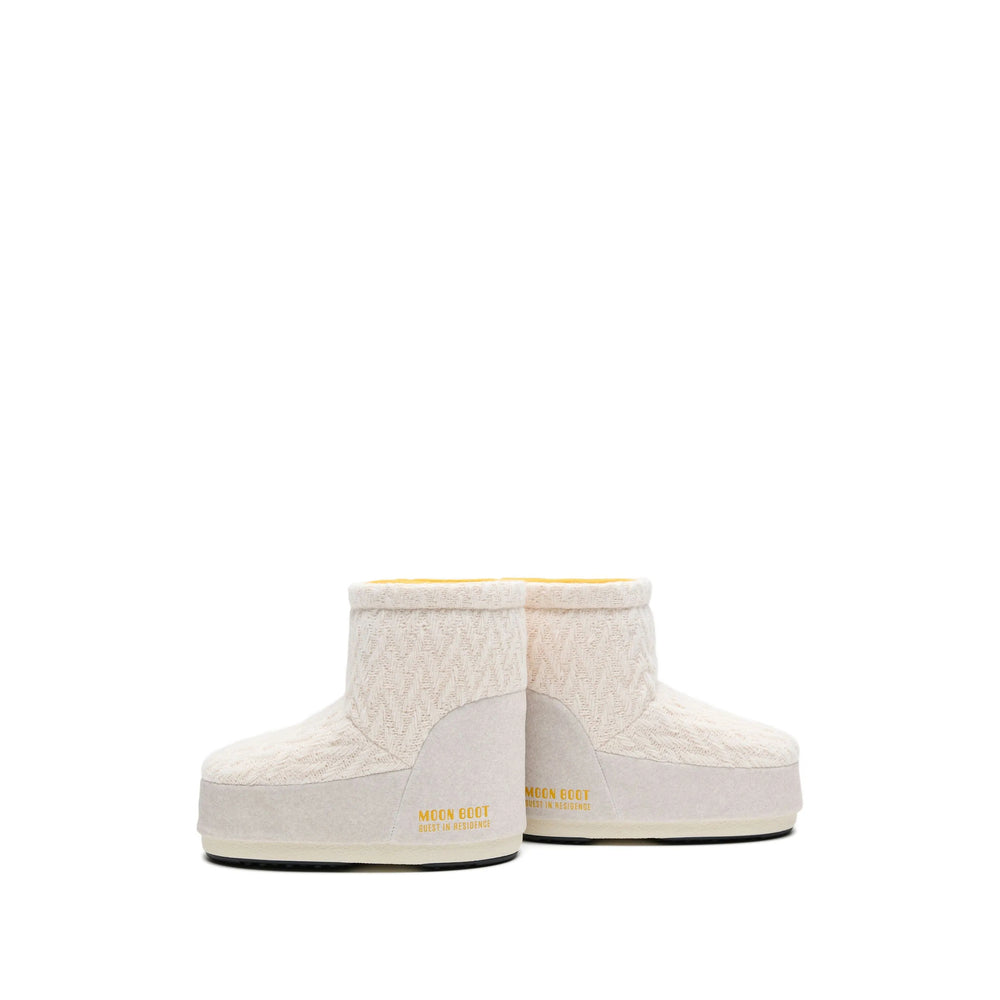 Moon Boot X Guest In Residence Scarpe - Bianco | afa6d058c672f88fca8139c324bc217083a8ca6c