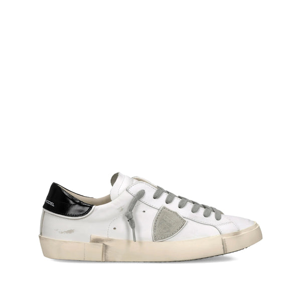 Sneakers White