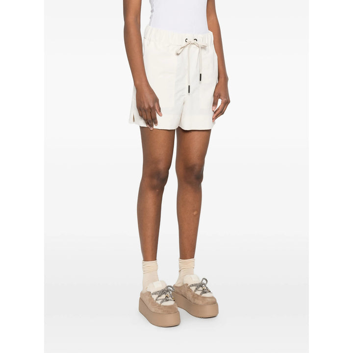 Moncler Grenoble Shorts - Neutro | 43c3b732d701fd4f733b7167efe2daf9343575ab