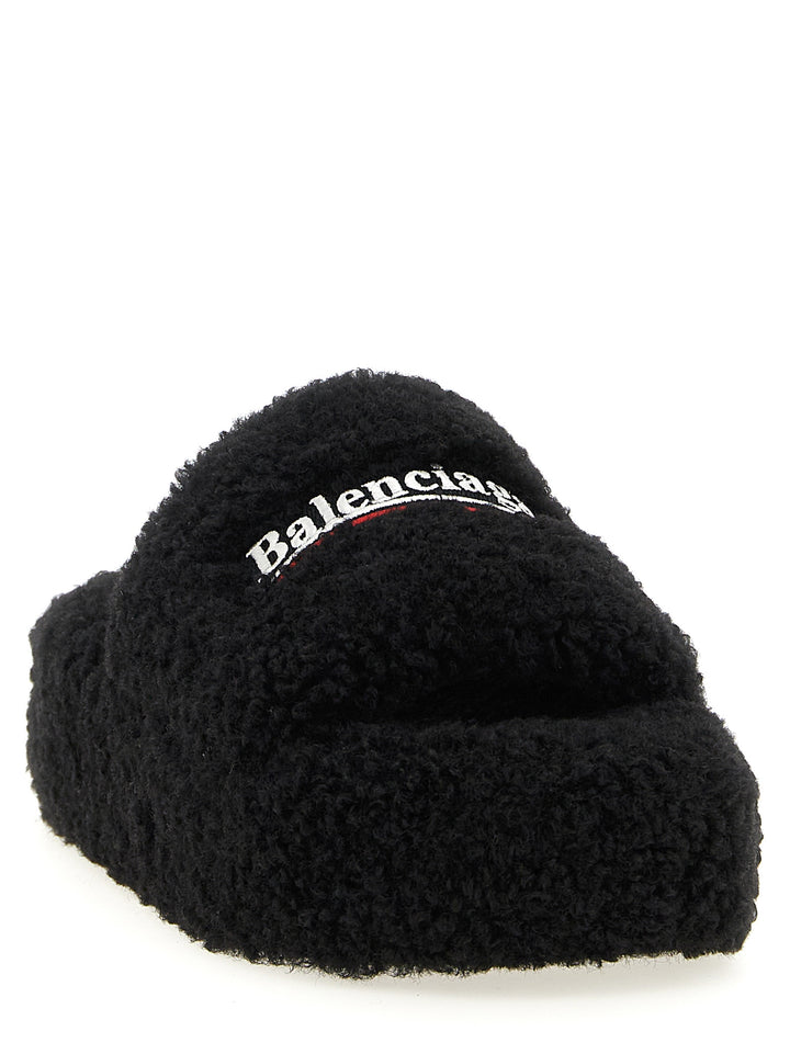 Balenciaga Furry Platform Sandali - Nero | f992a0ea7dae2e65508af08b73d0c272e50cf4bb
