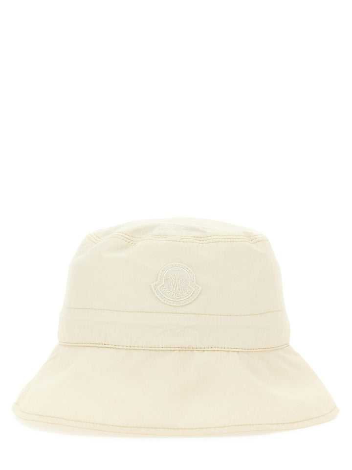 Moncler Cappelli - White | 8eb34d045e55c678557e3a3070fba0ec1bd3621e