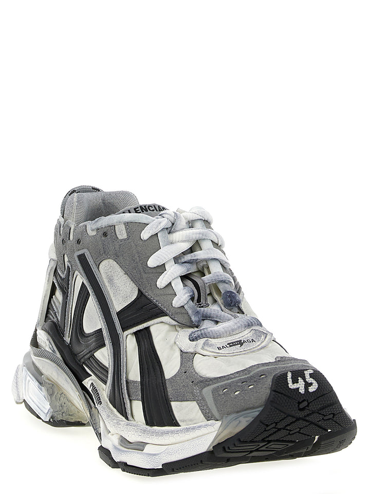Balenciaga Runner Gradient Sneakers - Grigio | 376140eeb64bb08b02f106e9445f789a6be7b108