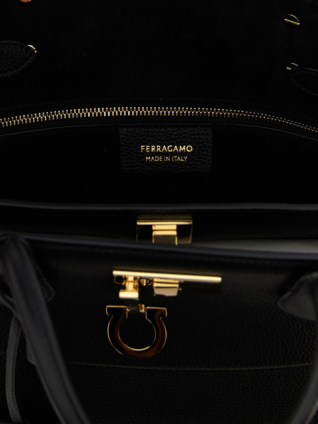 Ferragamo New Ferragamo Studio Soft (L) Borse a Mano - Nero | 19e67e4174977670eee11619df98ac2b1522ed52