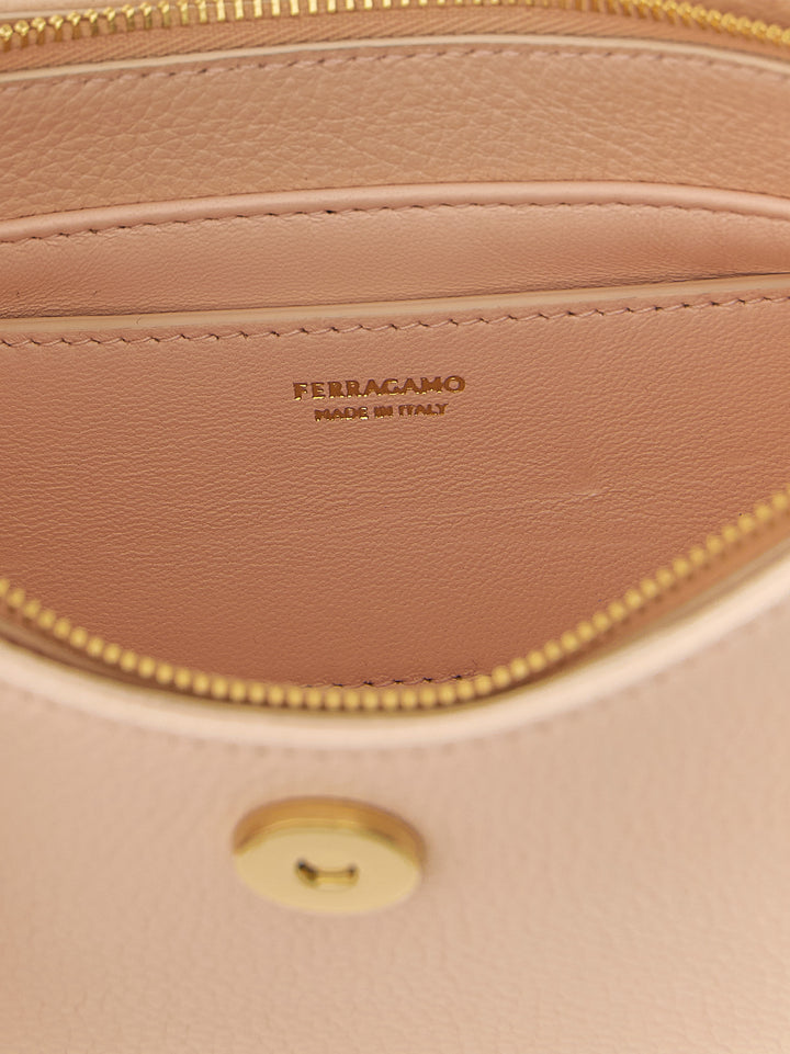 Ferragamo Gabry Borse a Spalla e Tracolla - Rosa | cbb1080a451a555a674fa7c73b82a0cce532582d