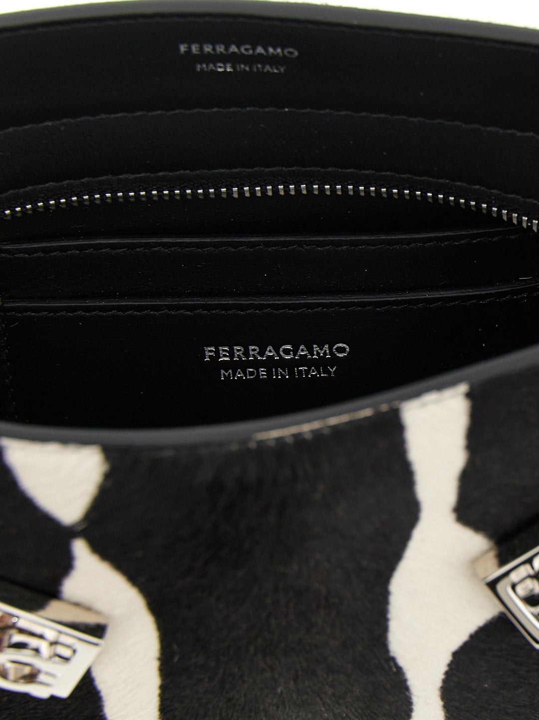 Ferragamo Hug Cb E/W Clutch - Bianco/Nero | f8831255cdf4b2f8cedbfd374b091e49573e0095