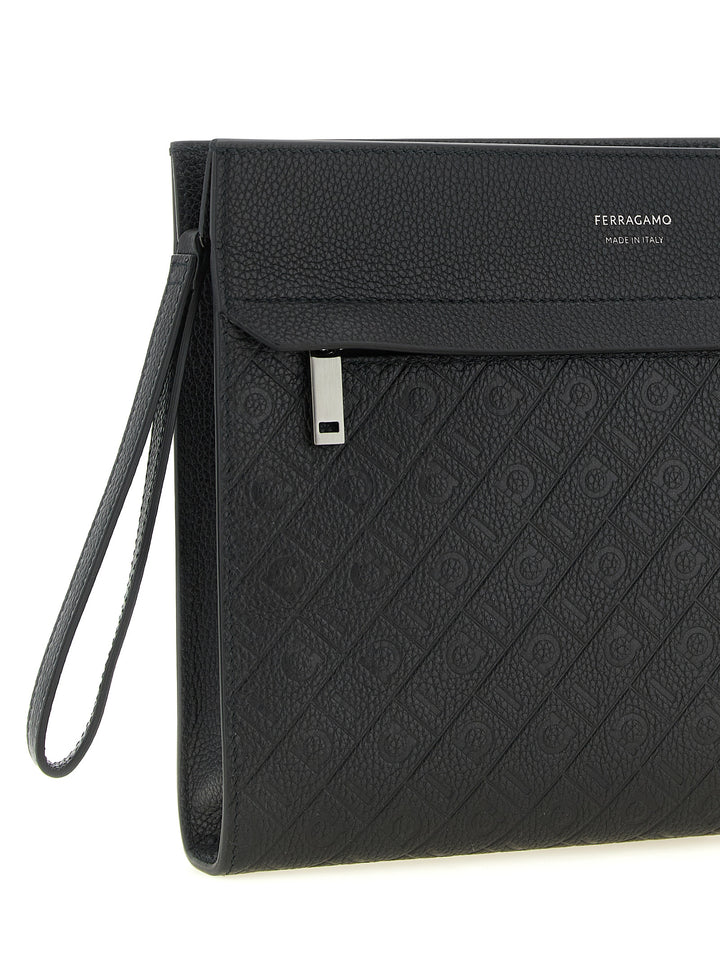 Ferragamo Ferragamo Monogram Clutch - Nero | 7444a86bd9050fead29e71664862dbcd89fce1a9