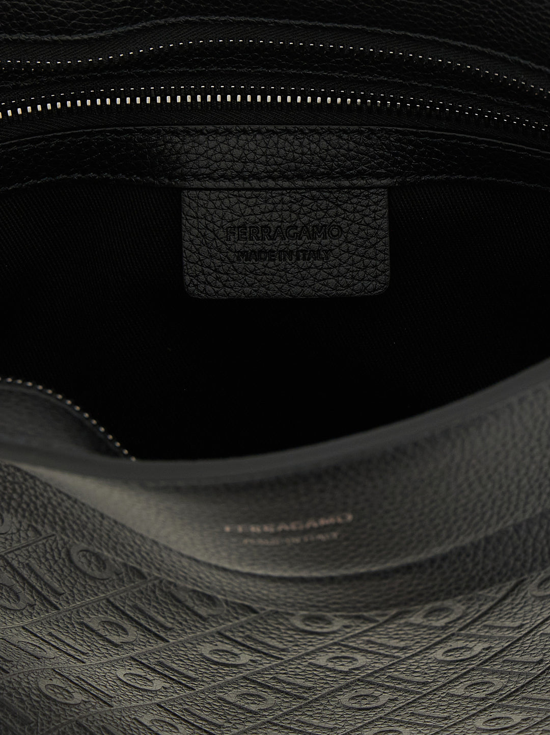 Ferragamo Ferragamo Monogram Clutch - Nero | 499eda88d9f5763bca2055da4f64cc19915693a3