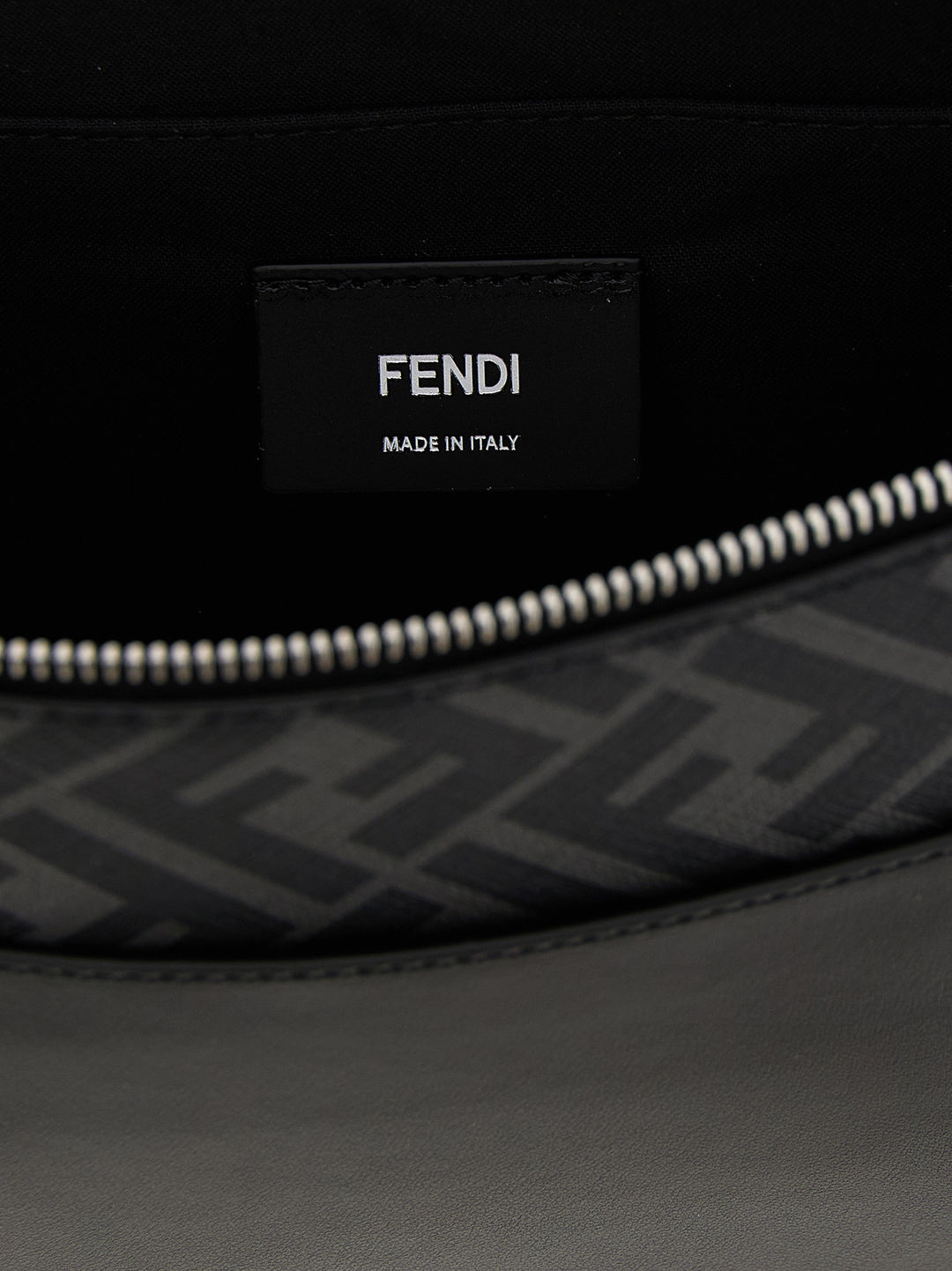 Fendi Squared Ff Clutch - Nero | 3f0f12e7583607b283f780044f01d7899cba1f9e