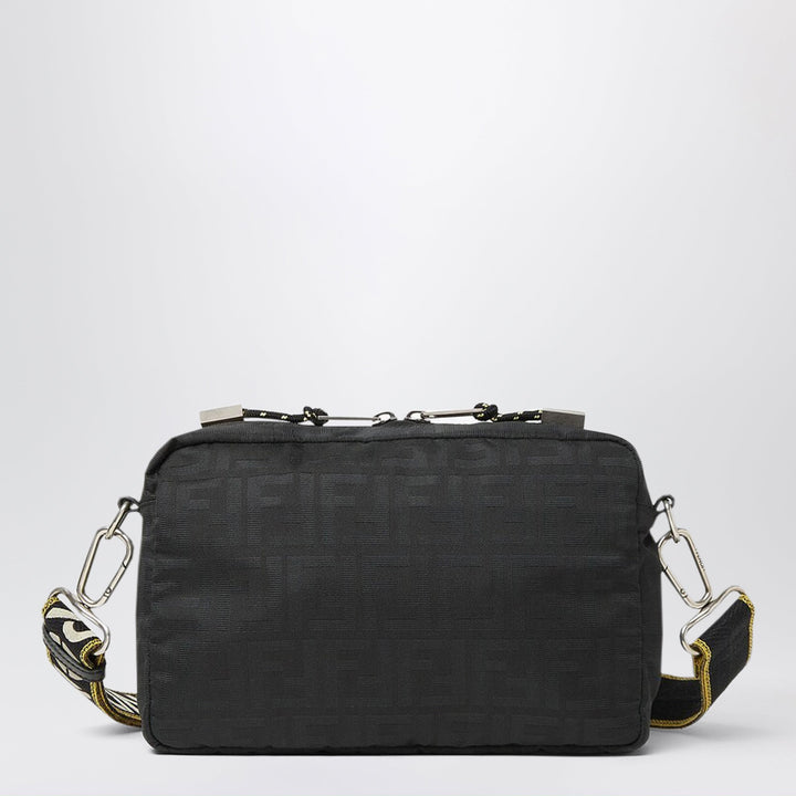 Fendi Apparel & Accessories - Nero | b8f3fb1d00f2be96b6f9d59df6d859344169f7c5