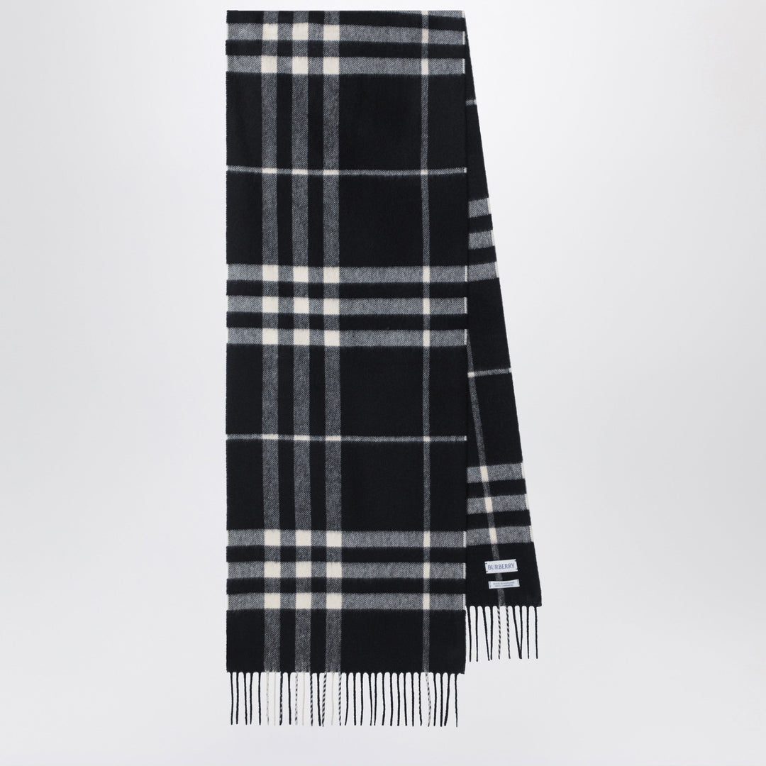 Burberry Scarves & Shawls - Nero | eac5dd1c25337202d131c134b4334798313978e3