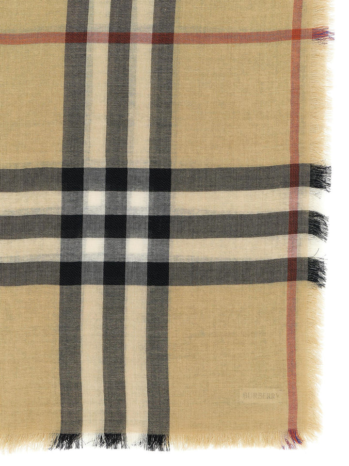Burberry Check Reversible Scarf Sciarpe - Beige | c0bddddc987d6a6c1af122ce37ece555e8a5818f