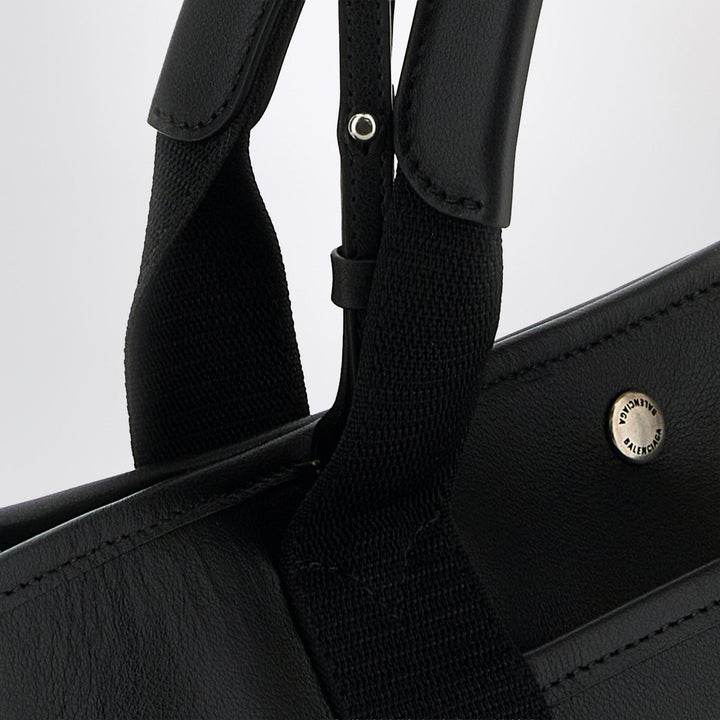 Balenciaga Apparel & Accessories - Nero | 9490a6558b14e26255c788f5f5bf77142301c770