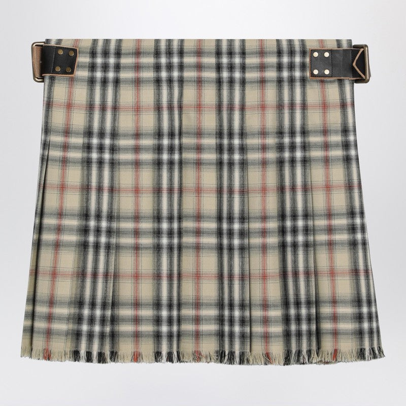 Burberry Apparel & Accessories - Beige | 02e91b4c040219a6297e3dbd8da71615634205d9