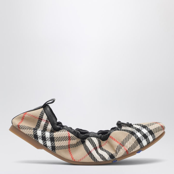 Burberry Apparel & Accessories - Beige | 3bd37847ba4bd79f16671a8ffb3d6d40b7d906c9