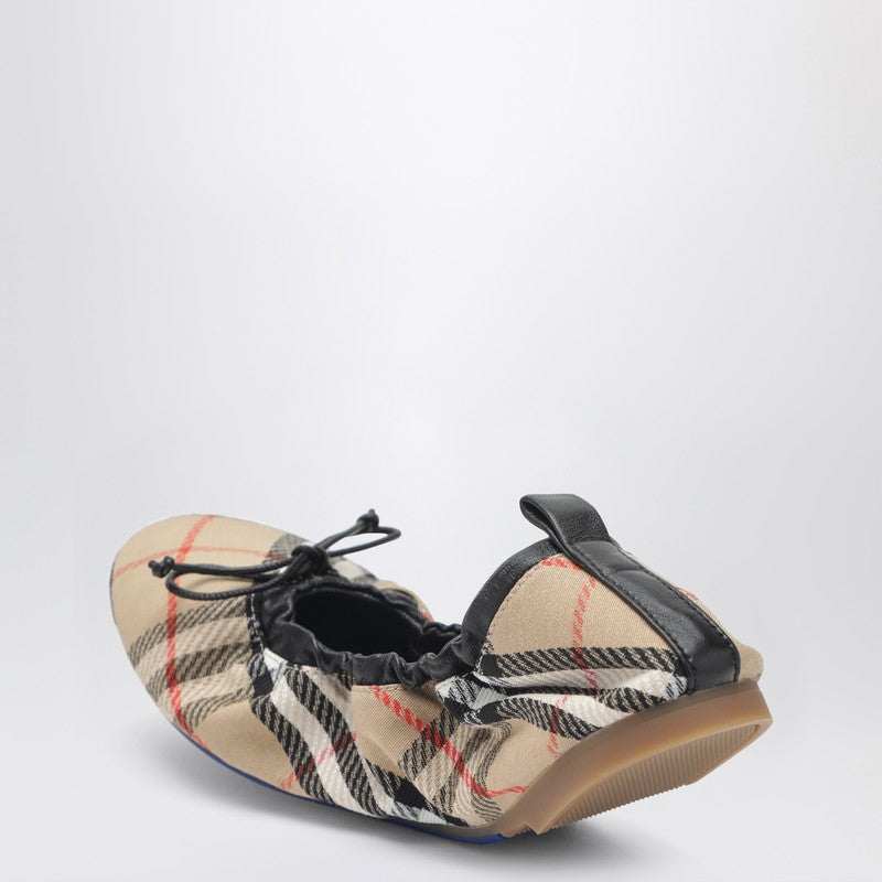 Burberry Apparel & Accessories - Beige | cd33e81d5ff6f4984517e7a2ad9f04fc66a2e65a