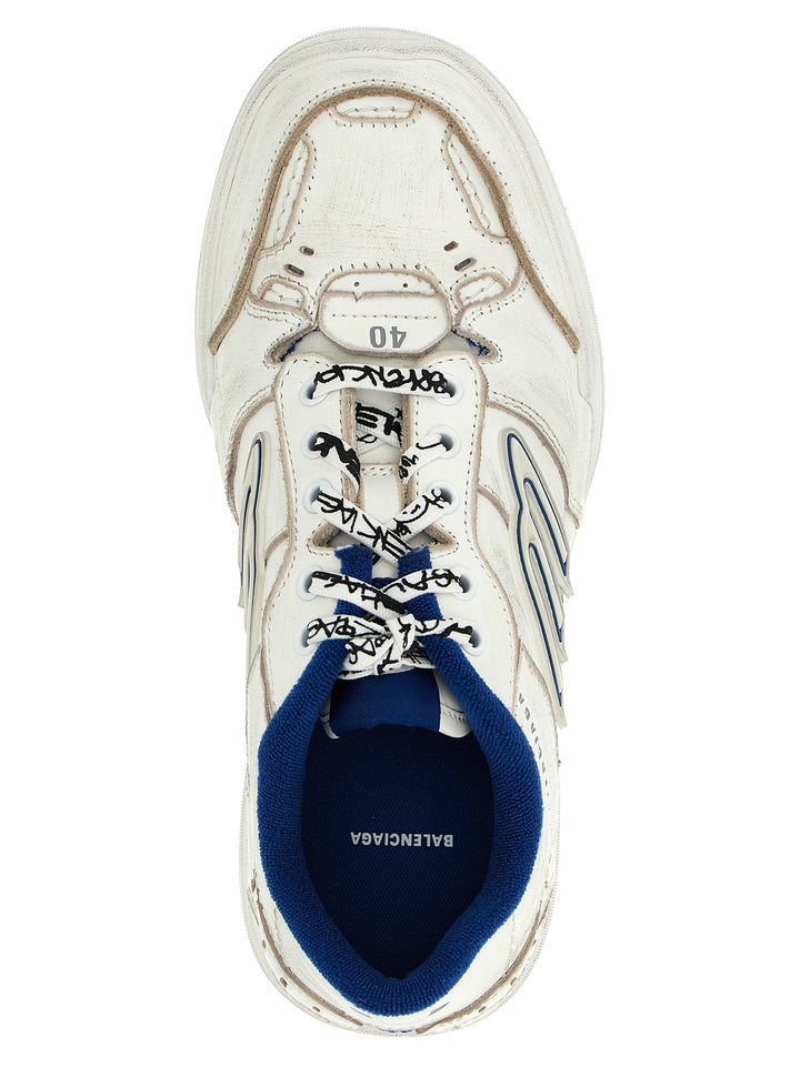 Balenciaga Hamptons Worn-Out Sneakers - Bianco | 4060c055f199e43e840c18f3baa1884ecba1d0b4