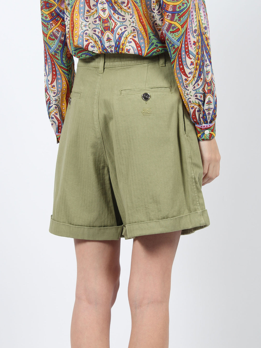 Buttoned cotton bermuda shorts