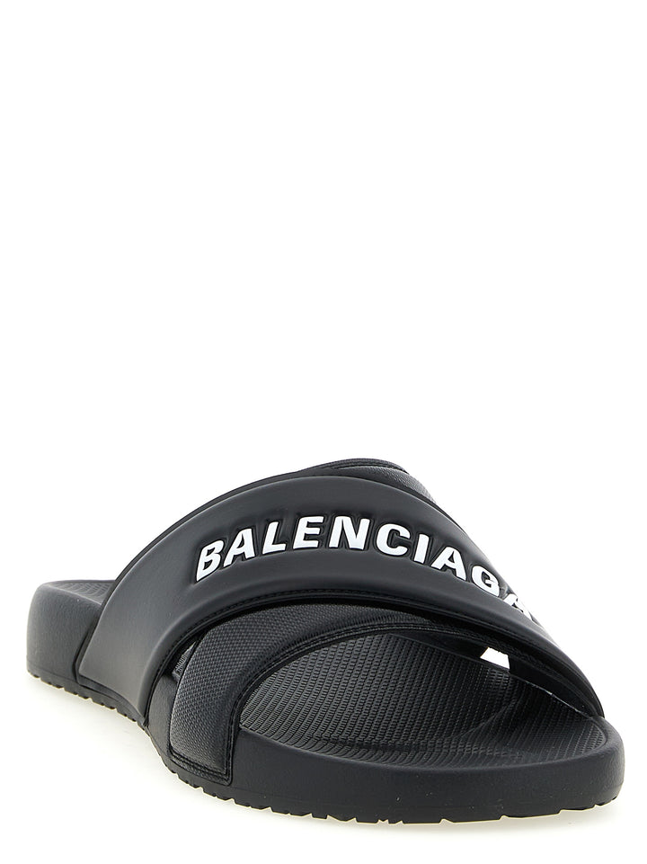 Balenciaga Sporty Pool Sandali - Bianco/Nero | 8fc874355fd17a39072b51d8ce94cf7ee4a6452f