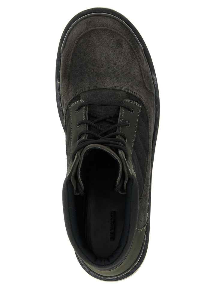Balenciaga Combat Strike Stivali e Stivaletti - Marrone | bf74d8aded4ab8788eb8ca7f9dc85c2f0d53117a