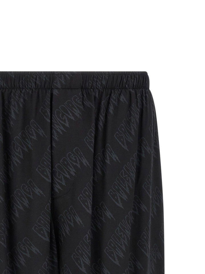 Balenciaga Logo Shorts Bermuda e Short - Nero | 41fb1cbe783b9a0959780ad6a8ce32cddcba864c